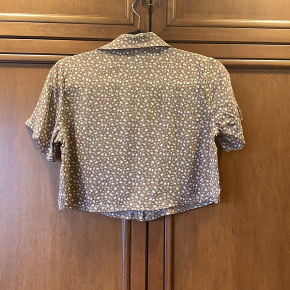 Wild Moss Cropped Leopard-print button down - Picture 5 of 7